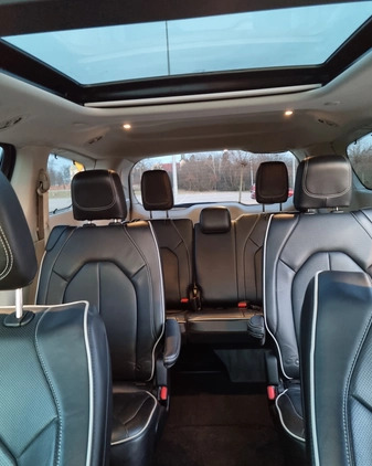 Chrysler Pacifica cena 229900 przebieg: 28700, rok produkcji 2022 z Gostyń małe 326